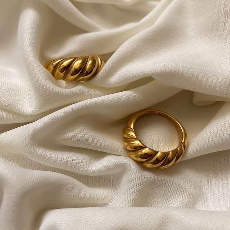 Gold Croissant Ring