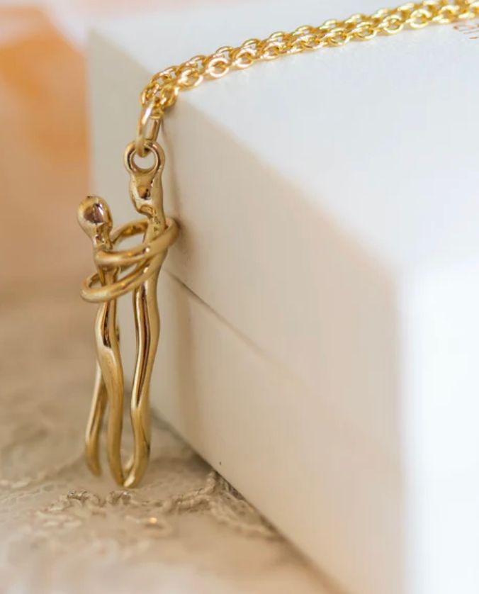 Hug Necklace